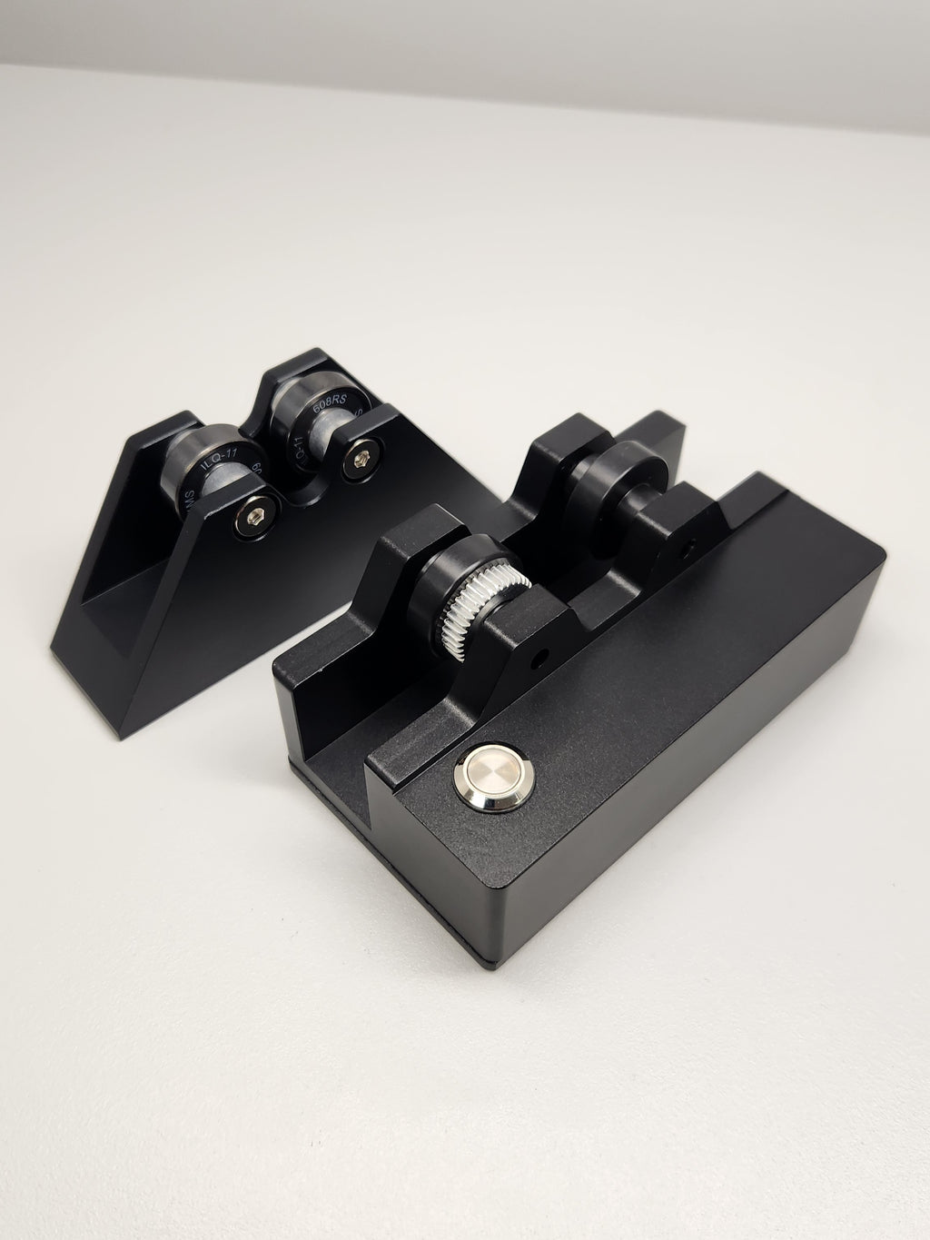 Automatic Cue Roller